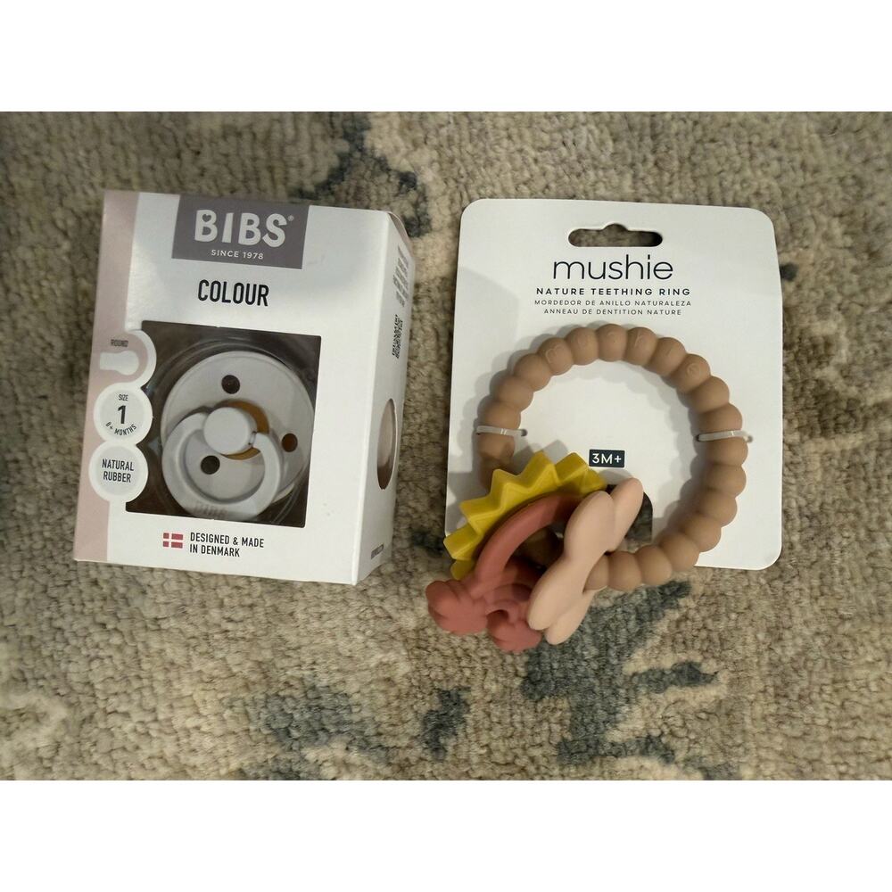 mushie NATURE TEETHING RING & Bibs Sz 1 Pacifier In Haze NIB